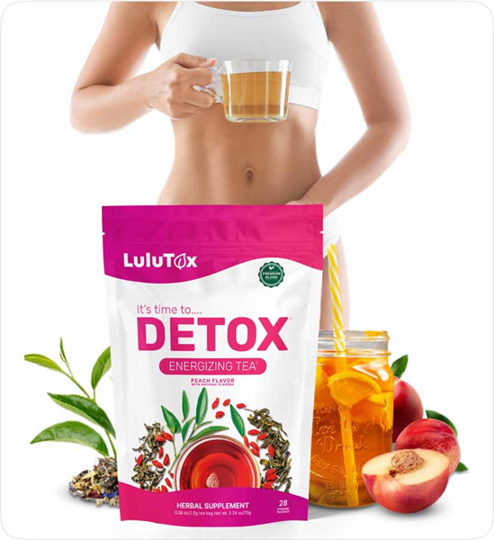 Woman holding a cup of Lulutox detox tea next to the pouch, iced tea and fresh peaches